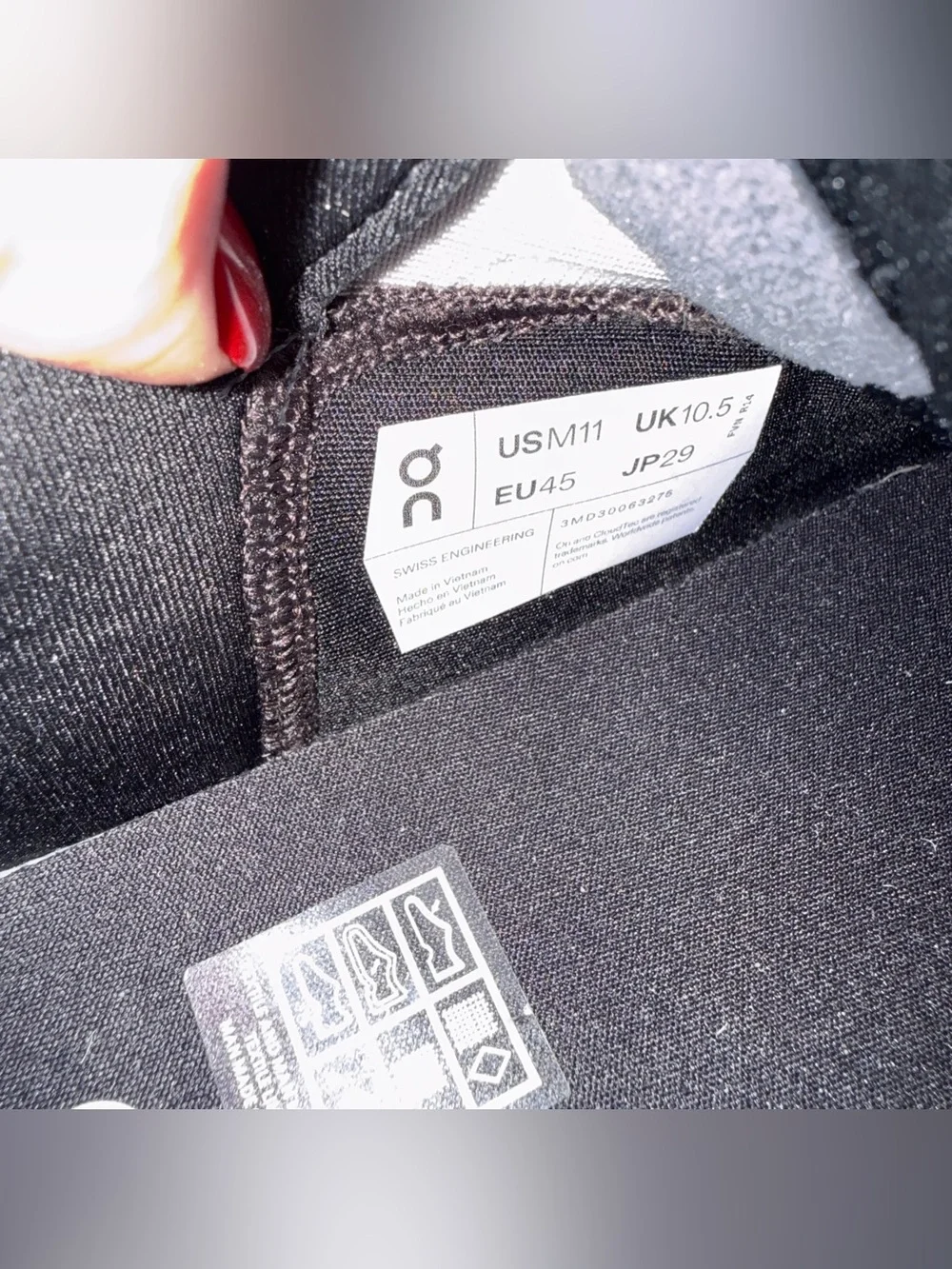 On Running Cloudpulse Shoes in Wolf / Black Size 11 Mens